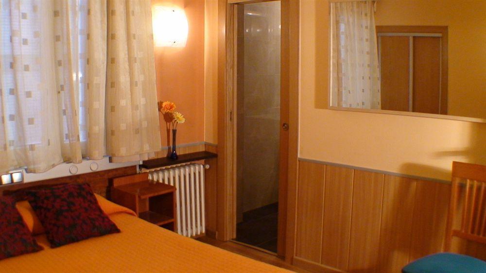 Hostal El Carmen سرقسطة المظهر الخارجي الصورة